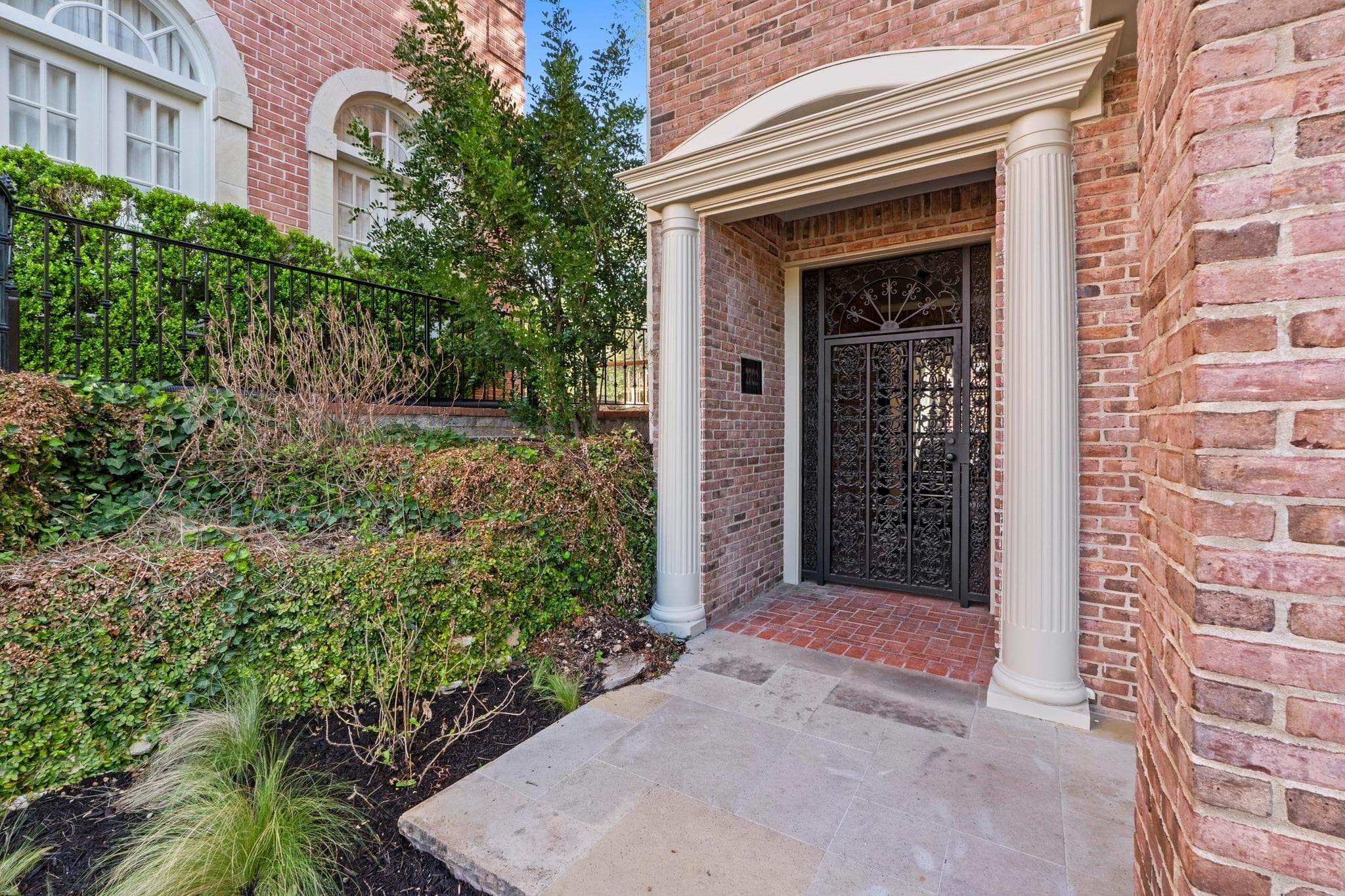 2702  Hillview Green Ln, Tarrytown, Austin, photo 3